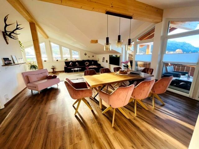 23 Neu Erbaute Ferienwohnung Mit Schloss- Und Panoramablick Halblech Buitenkant foto